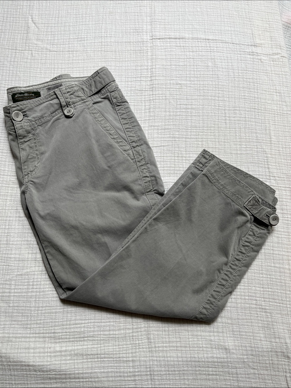 Eddie Bauer Fine Corduroy Accent Button Straight Capri Pants Muted Gray Size 4